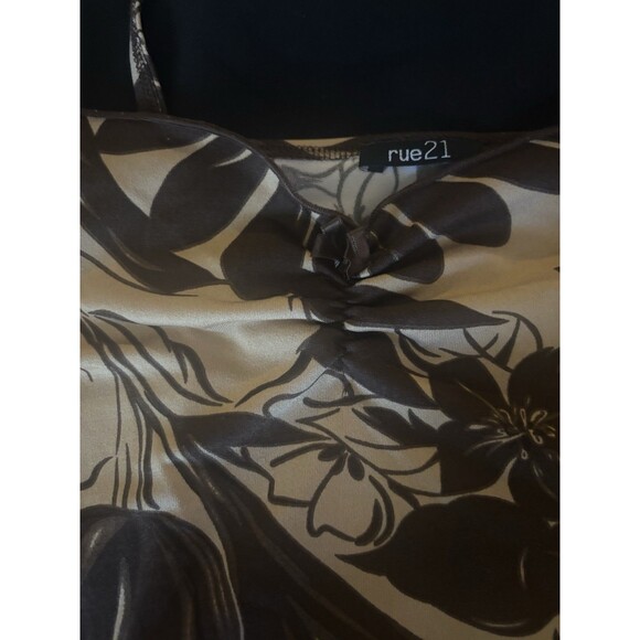 Rue 21 Silky Pajama Set. Beige & Brown Floral. Tank Top w/ Shorts Small - Picture 8 of 14